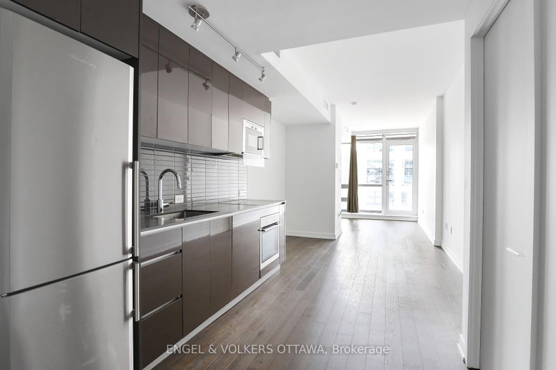 606 - 199 Slater Street