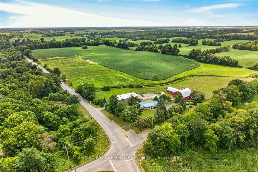 7011 Dickenson Road E • Hamilton, ON photo 1