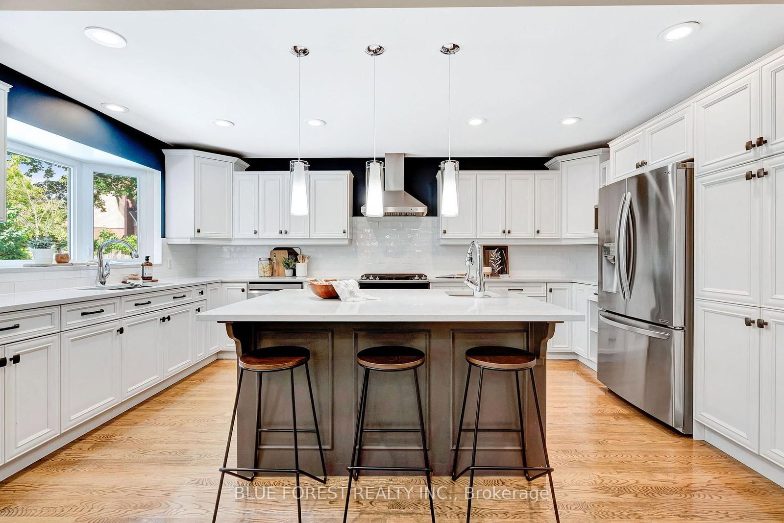 935 Country Club Place • London South, ON photo 8
