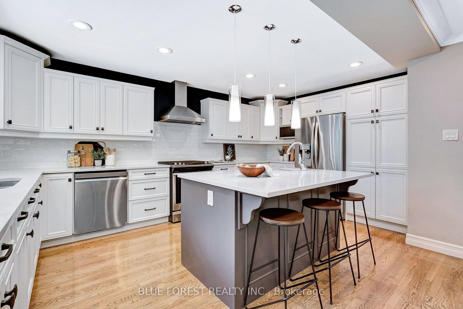 935 Country Club Place • London South, ON photo 9