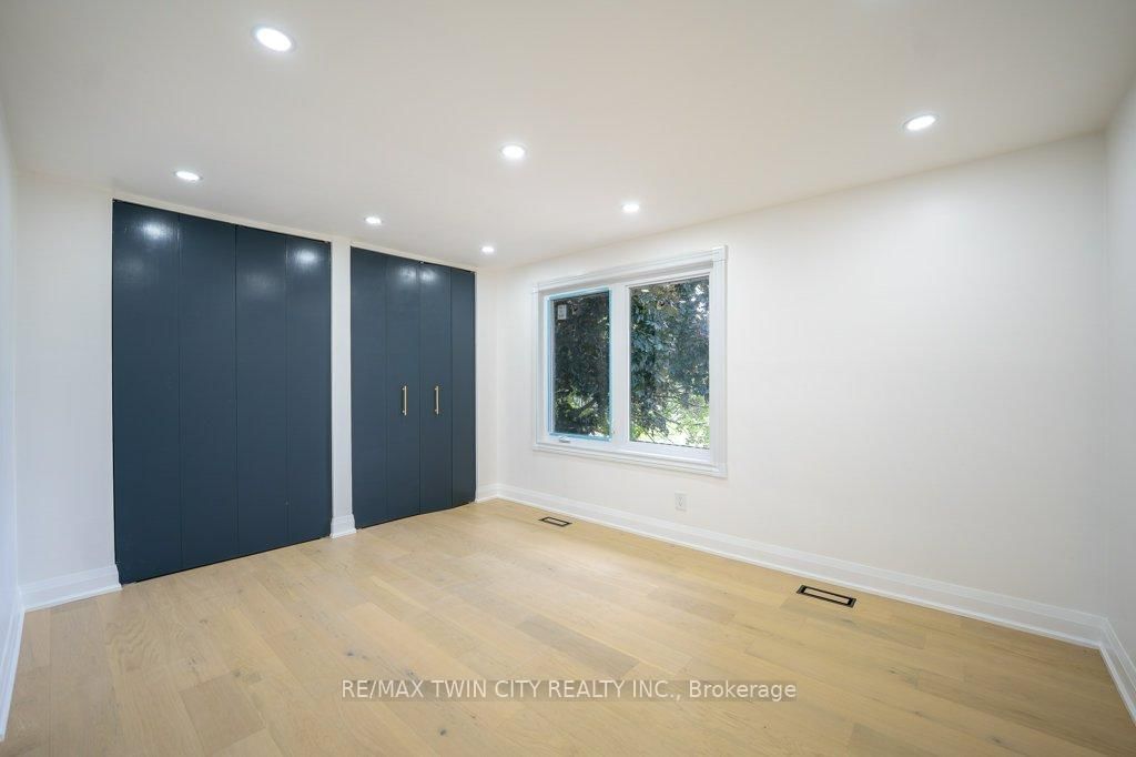 21 Halliwell Drive • Kitchener, ON photo 15