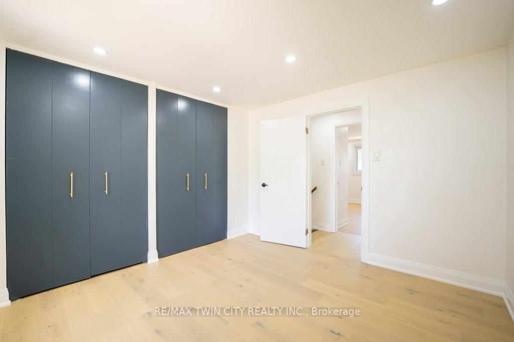 21 Halliwell Drive • Kitchener, ON photo 18