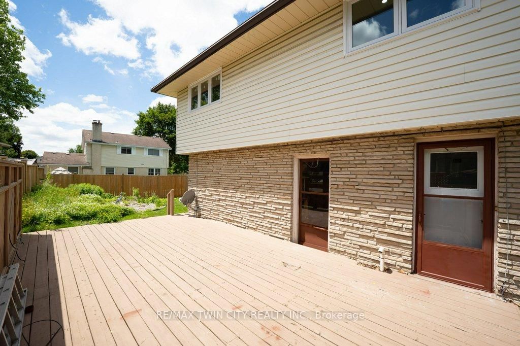21 Halliwell Drive • Kitchener, ON photo 34