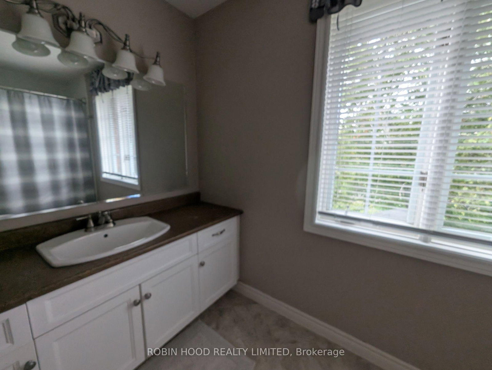 27 Hastings Park Drive • #nil • Belleville, ON photo 24