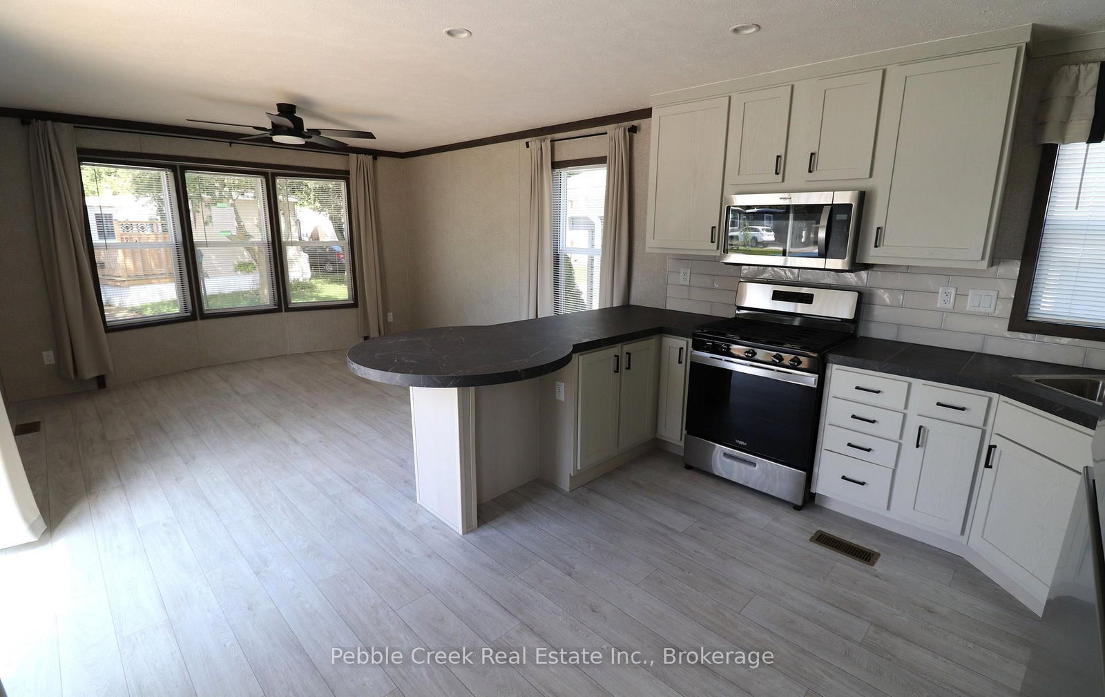 17 Sutton Drive • Ashfield-Colborne-Wawanosh, ON photo 8