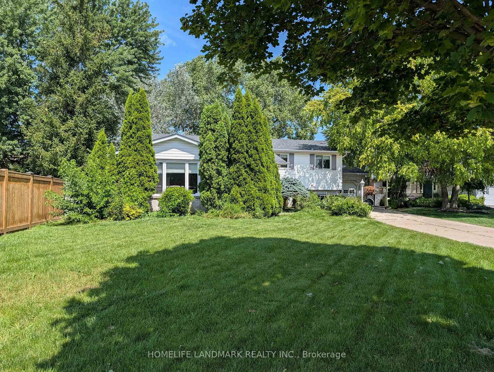 3 Pacifico Place • St. Catharines, ON photo 1