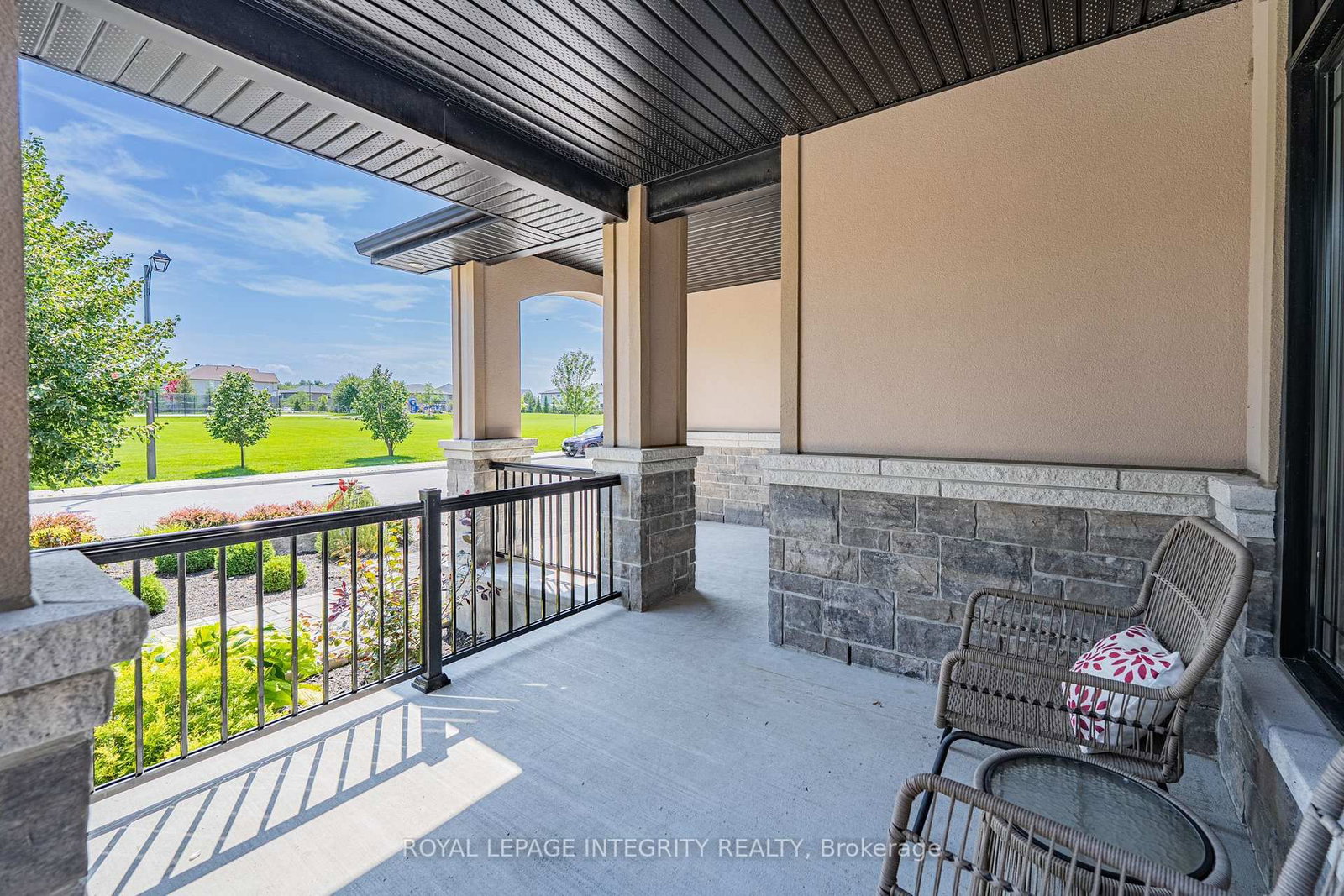 176 ESCARPMENT Crescent • Kanata, ON photo 3