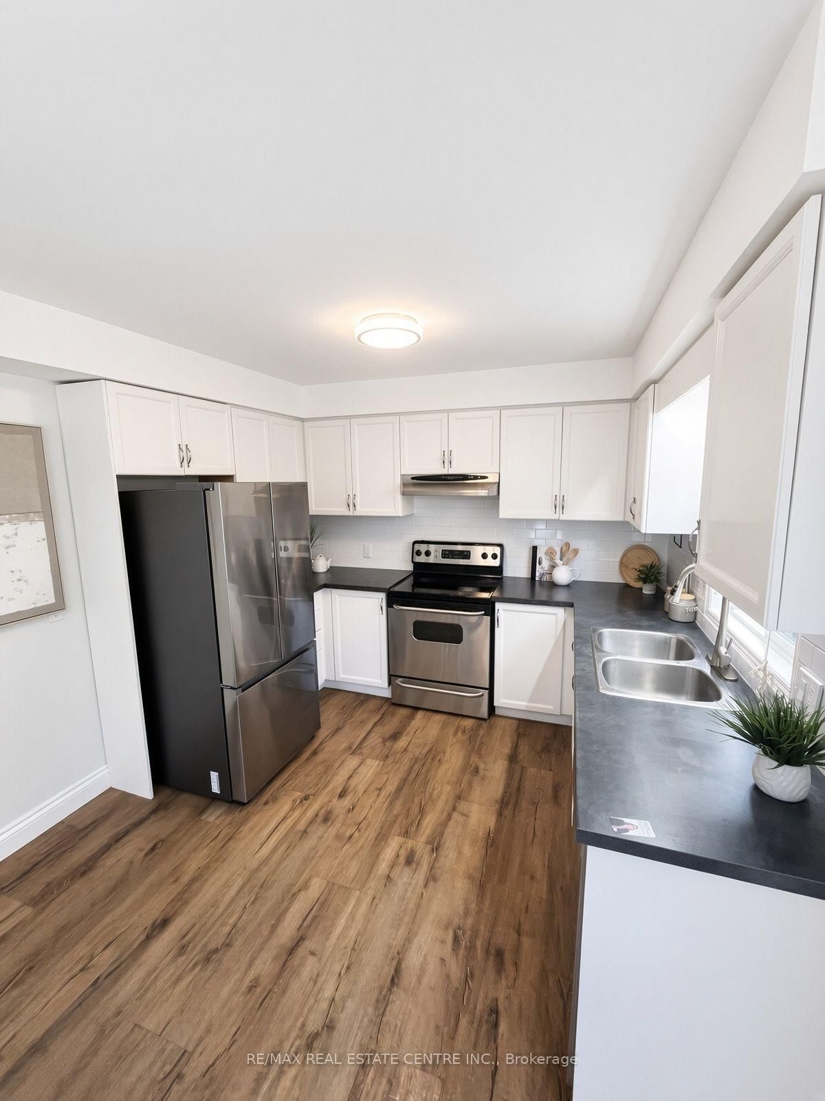 765 Angler Way • Waterloo, ON photo 5