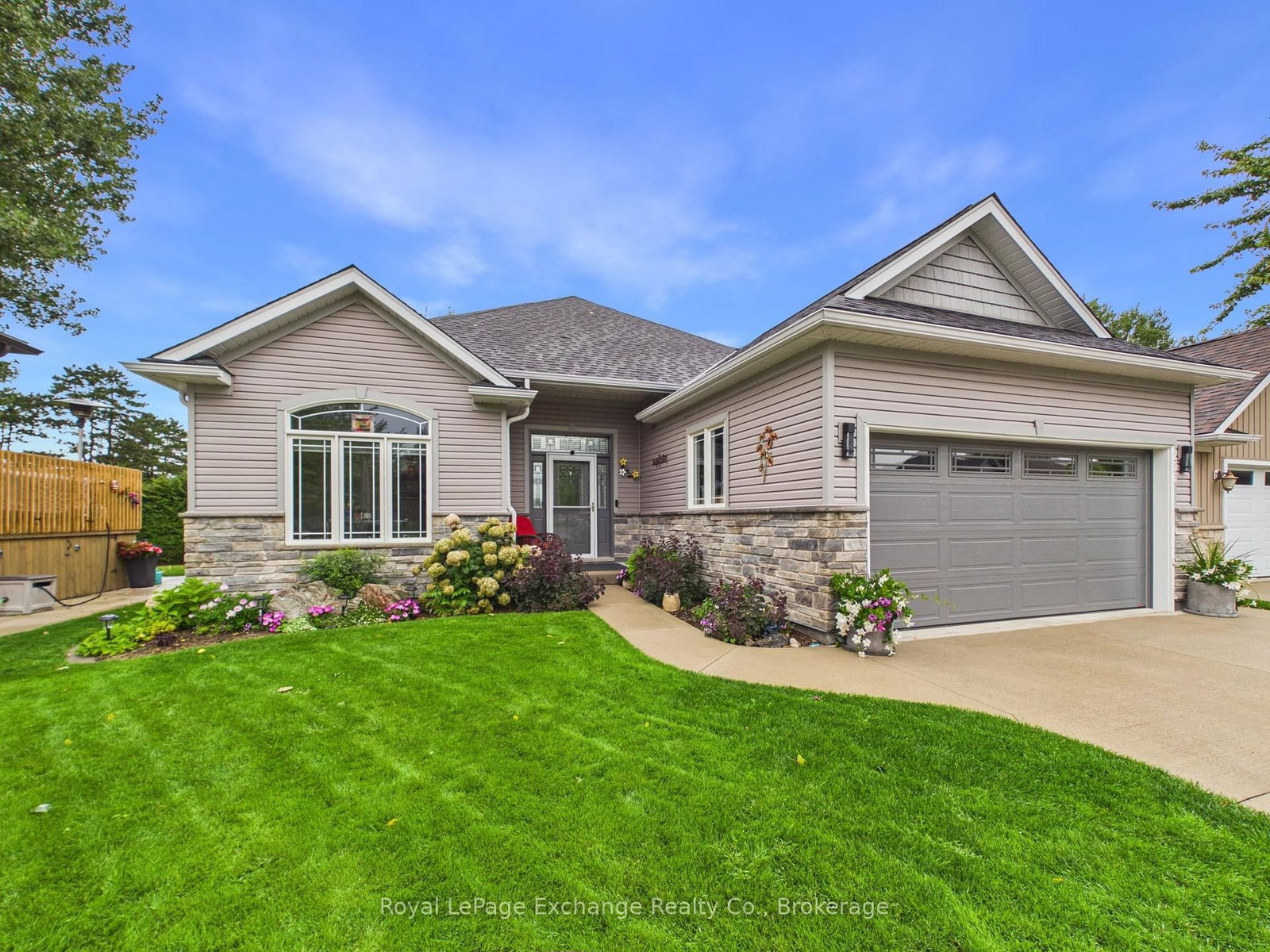 206 Gregor Drive • Huron-Kinloss, ON photo 1