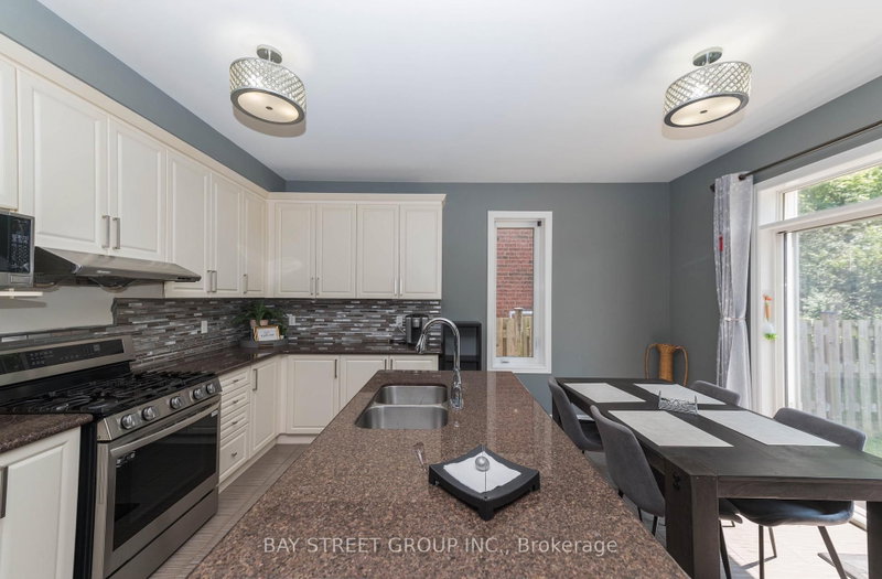 116 Winterberry Boulevard