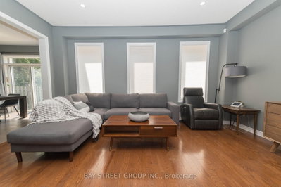 116 Winterberry Boulevard • Thorold, ON photo 6