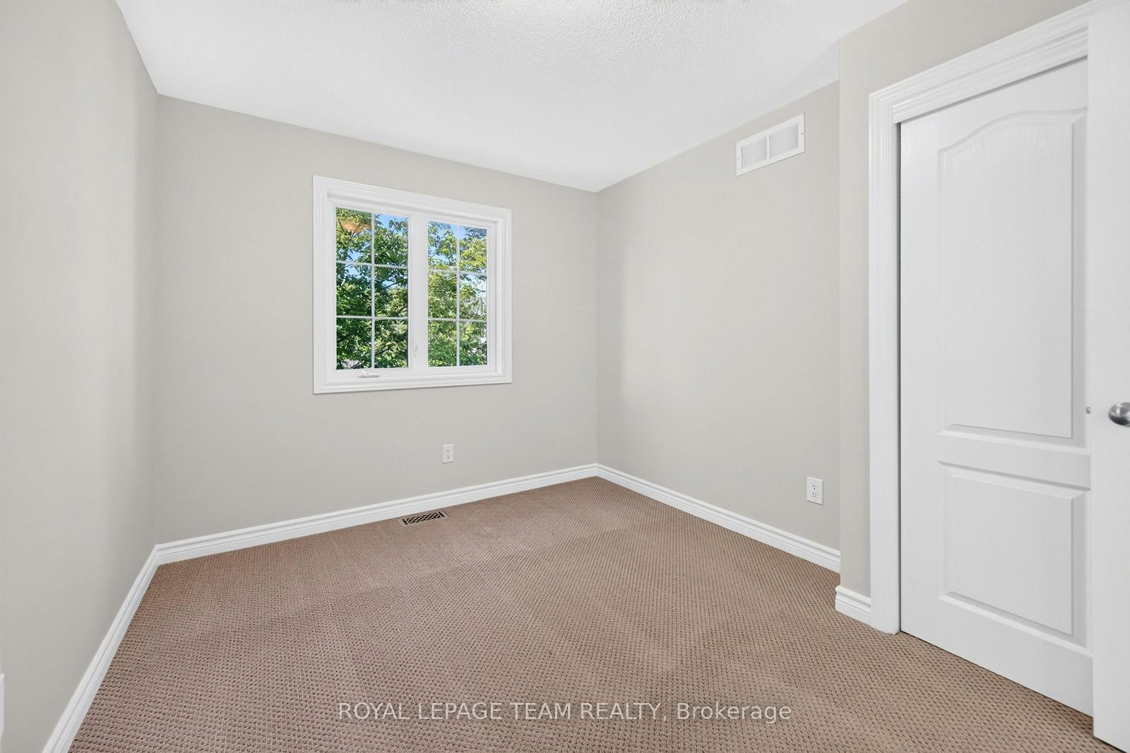 686 White Alder Avenue • Ottawa, ON photo 18