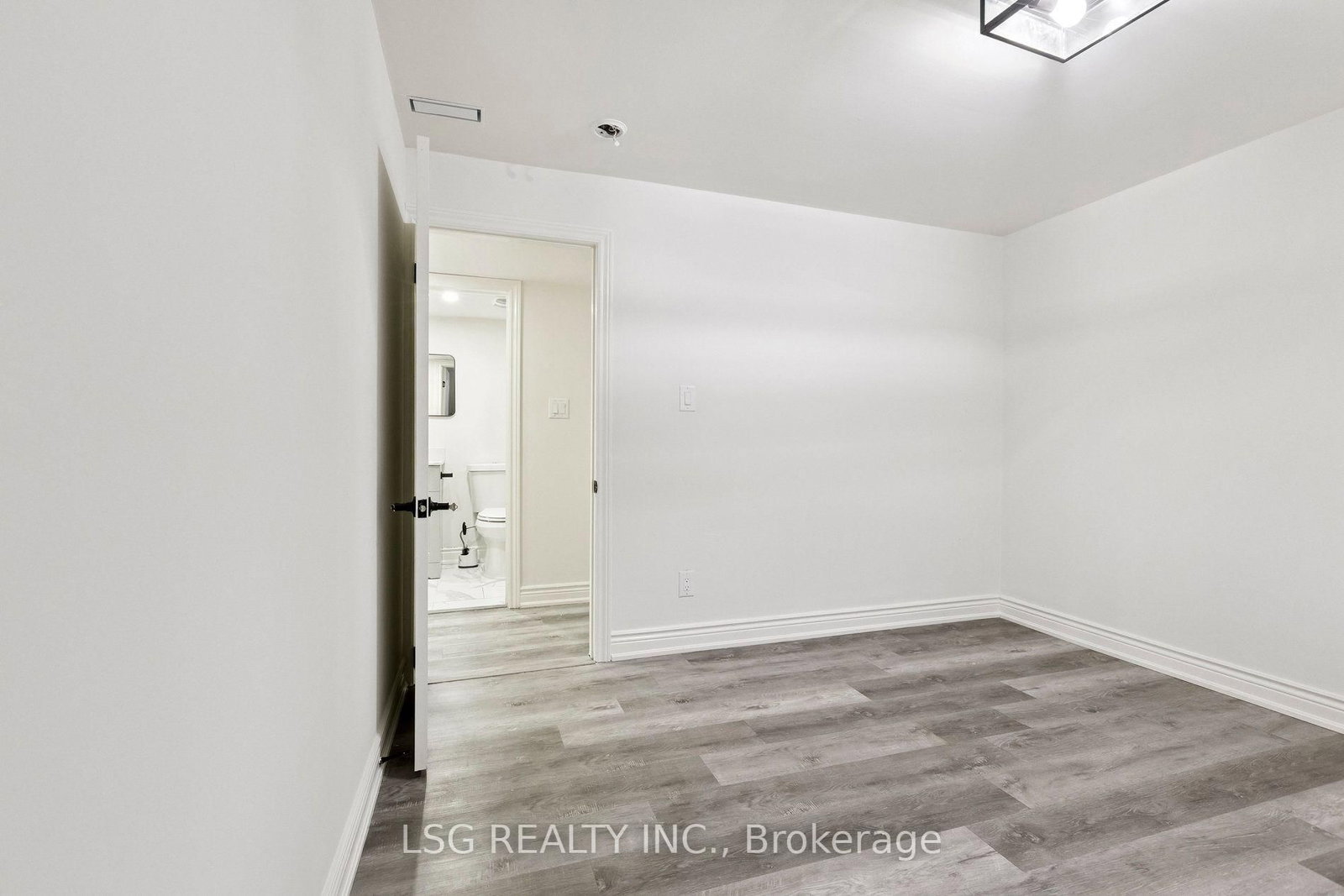 Basement-335 Belmont Ave, Kitchener, view 17
