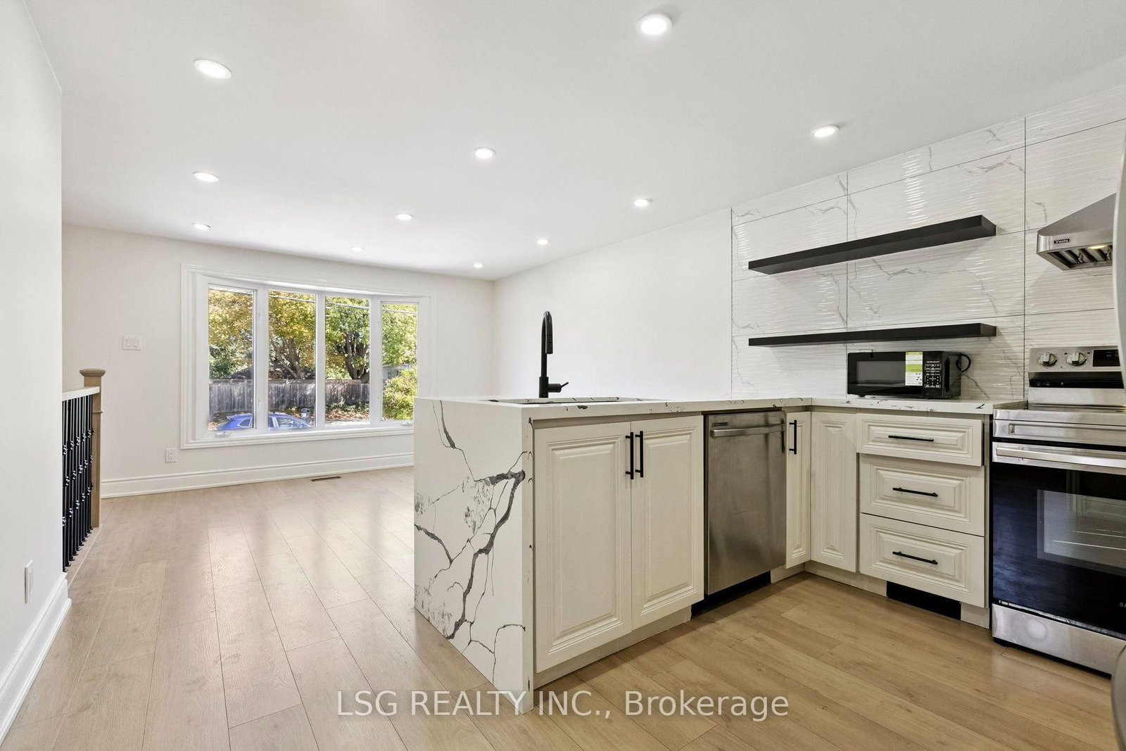 Main-335 Belmont Ave West Ave, Kitchener, view 12