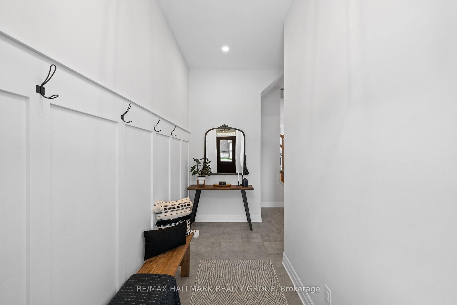 917 Atrium Ridge • Ottawa, ON photo 5