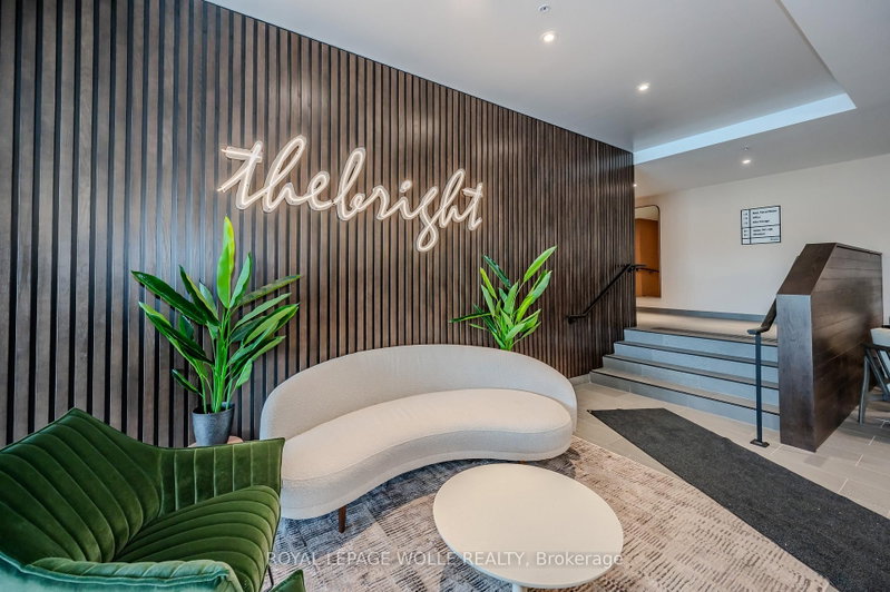 304 - 741 King Street W