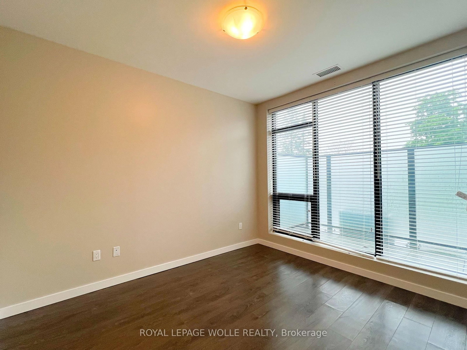 116-690 King St, Kitchener, view 23