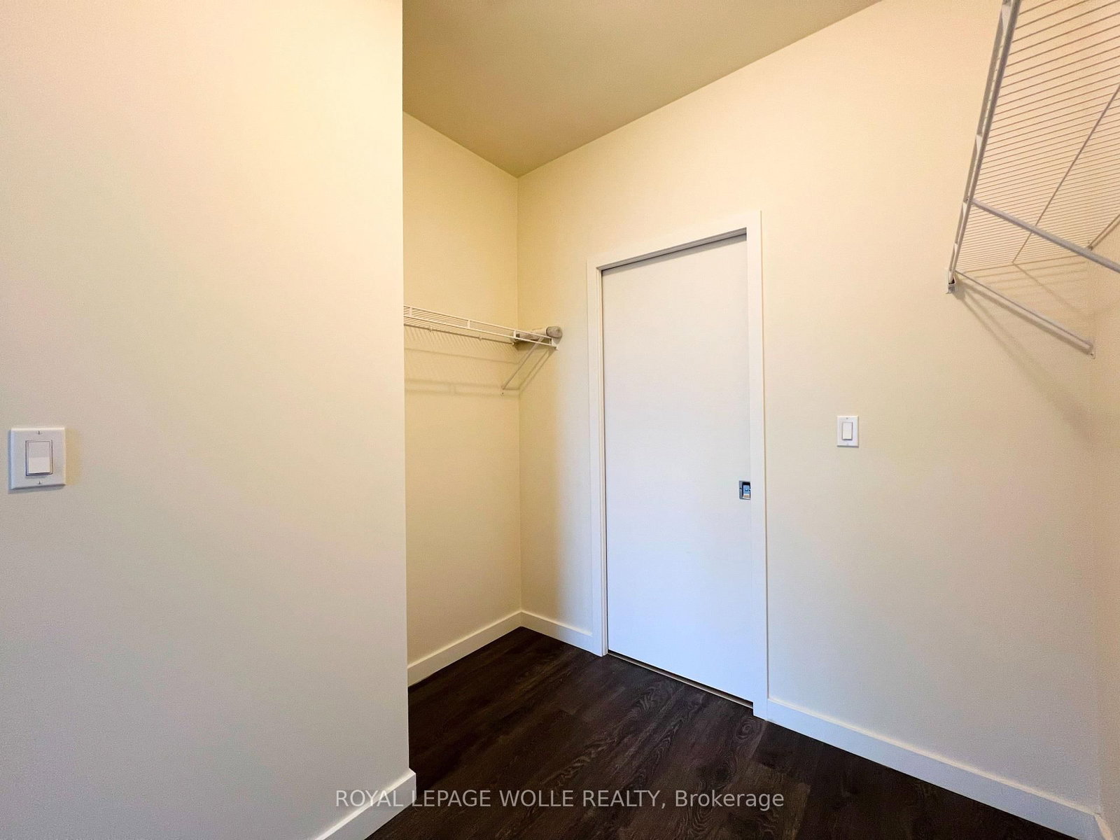 116-690 King St, Kitchener, view 24