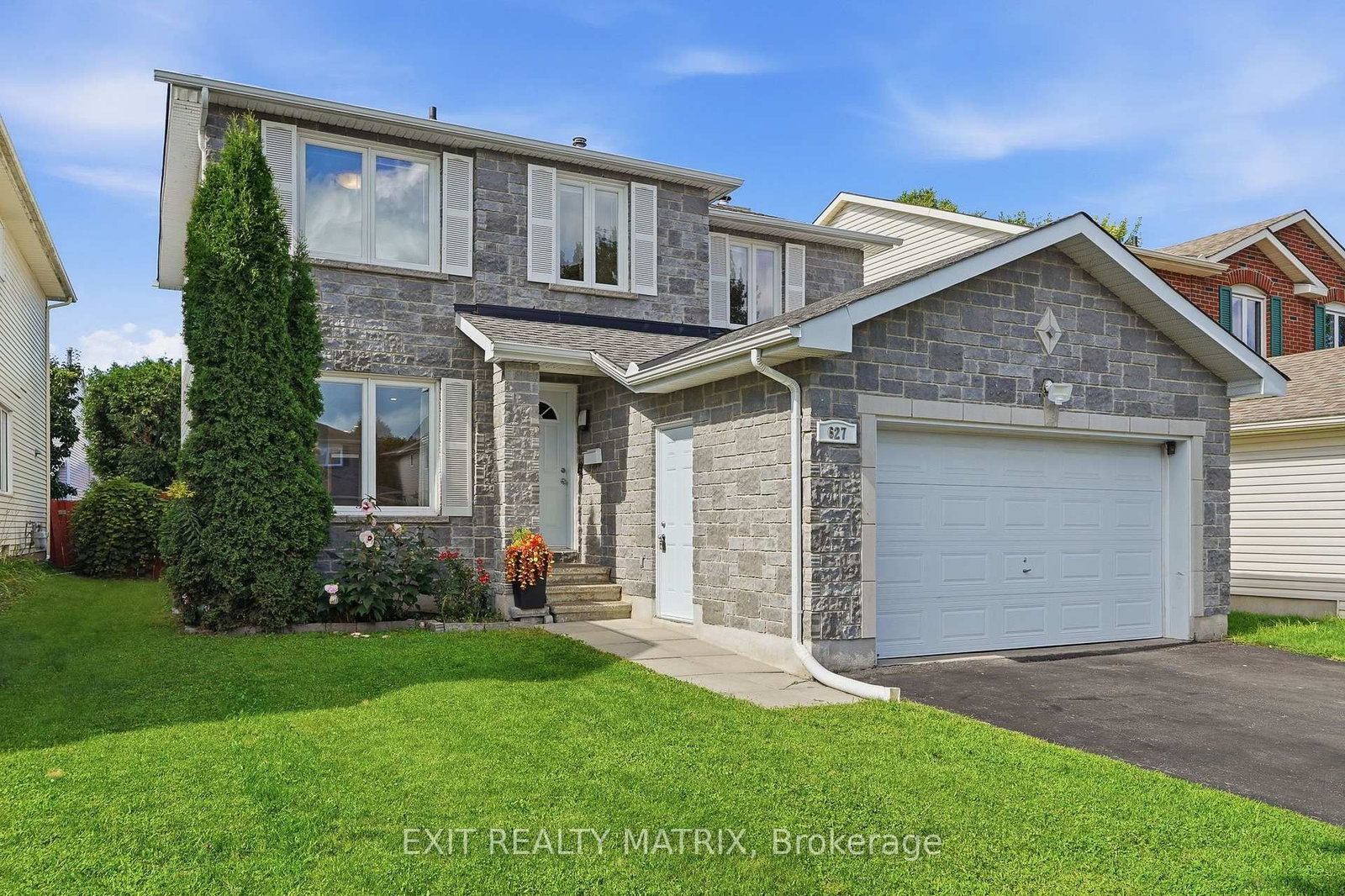 627 Chenier Way • Ottawa, ON photo 1