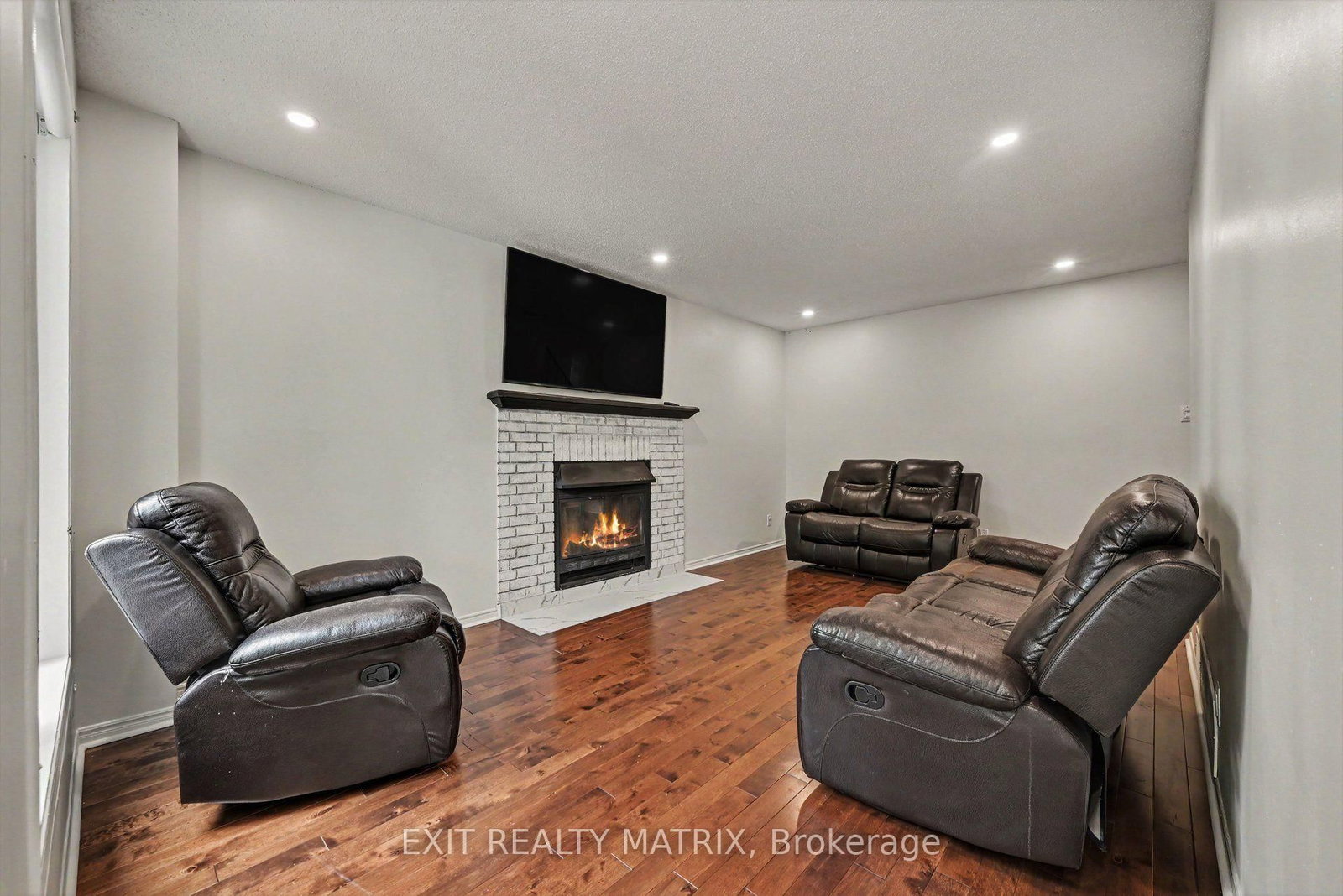 627 Chenier Way • Ottawa, ON photo 12