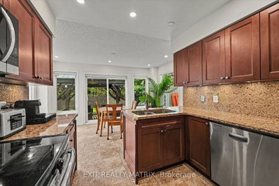 627 Chenier Way • Ottawa, ON photo 9