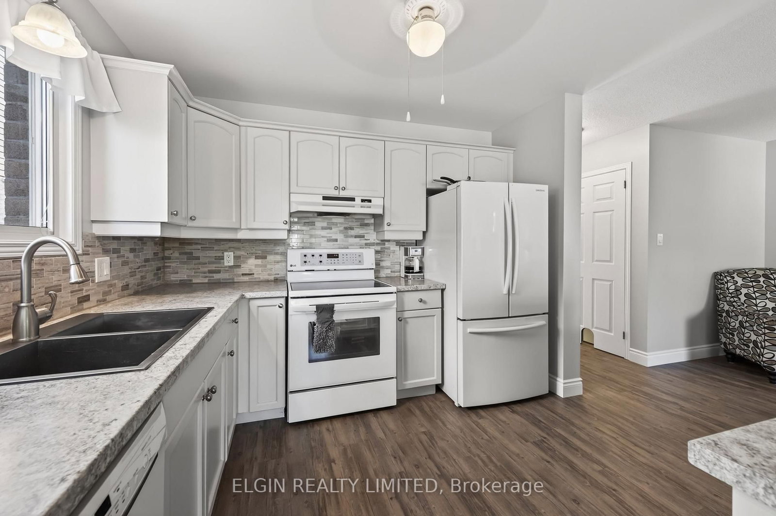 9939 Florence Street • Southwold, ON photo 9