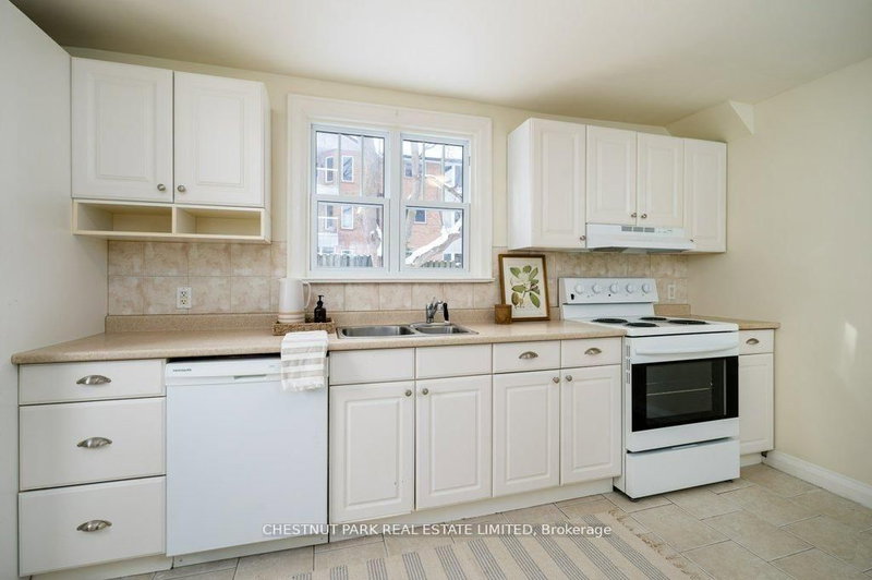 31-33 Washburn St photo 4