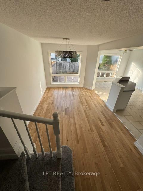 323 Berrigan Drive • Ottawa, ON photo 10