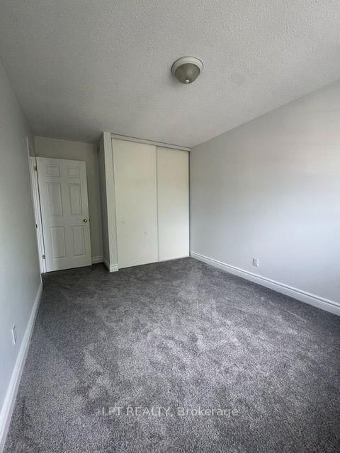 323 Berrigan Drive • Ottawa, ON photo 24