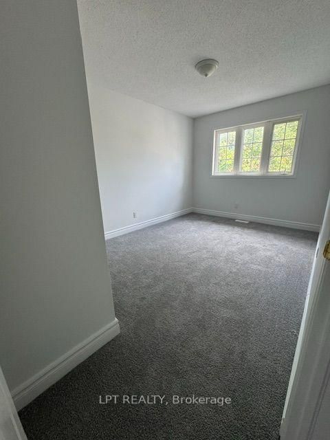 323 Berrigan Drive • Ottawa, ON photo 25