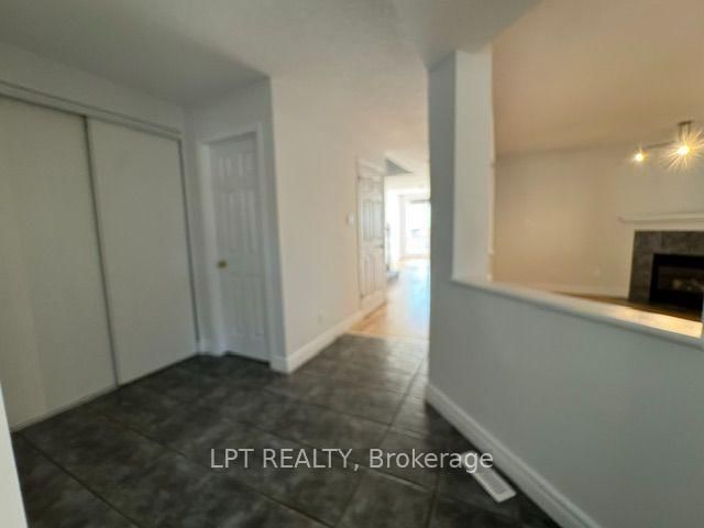 323 Berrigan Drive • Ottawa, ON photo 27