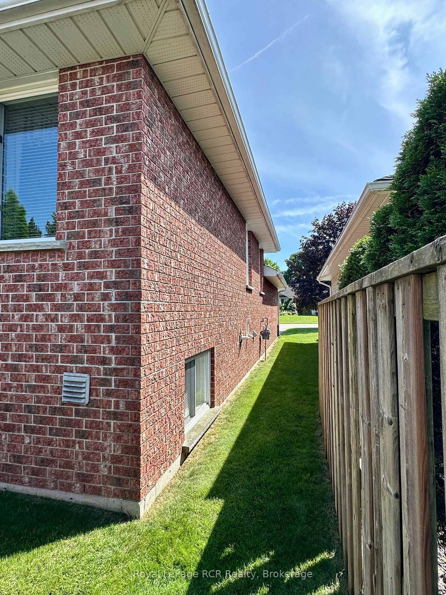 238 4th Street Crescent • Hanover, ON photo 8