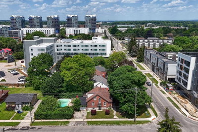 285 Albert Street W