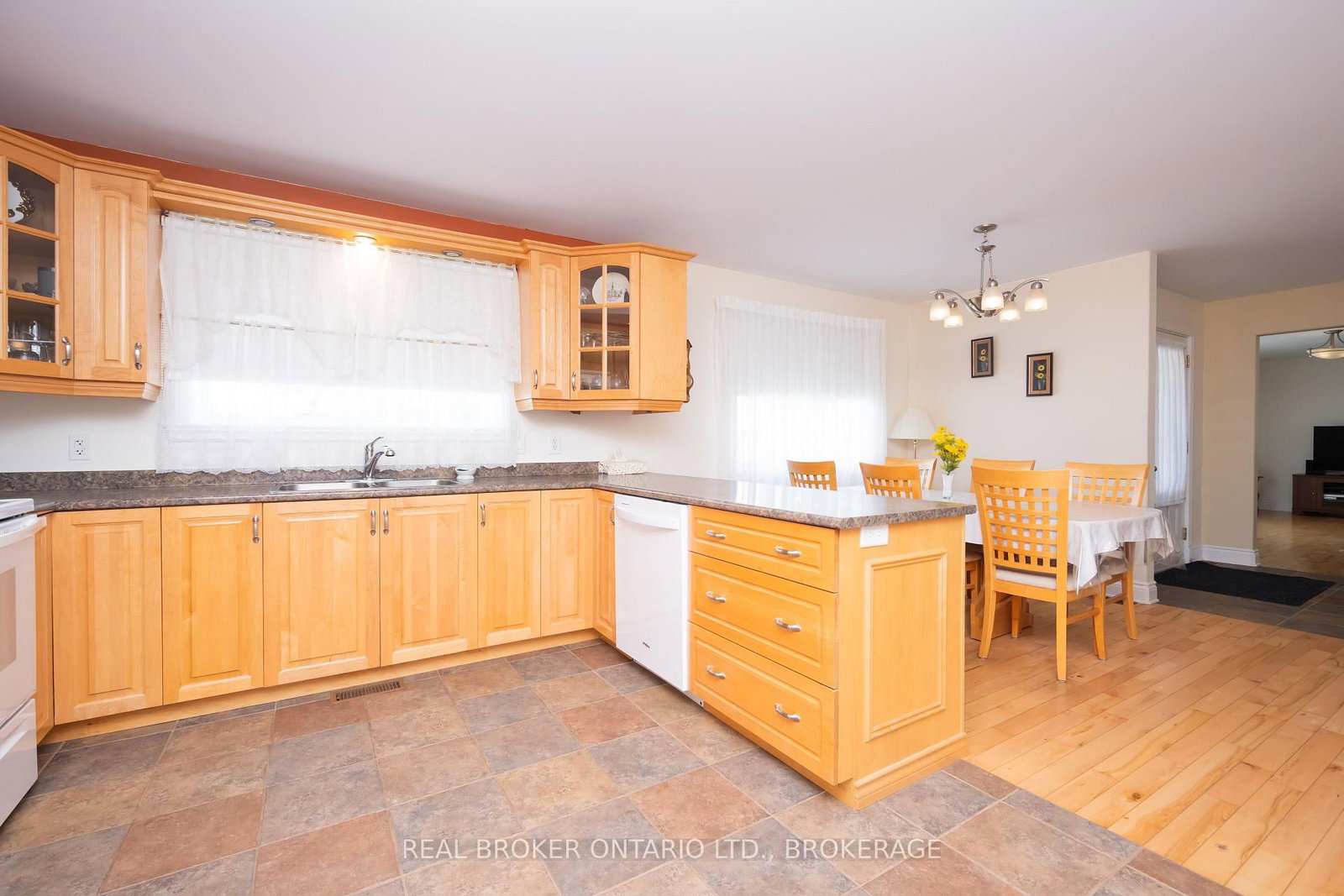238 Bishop Street S • North Glengarry, ON photo 12