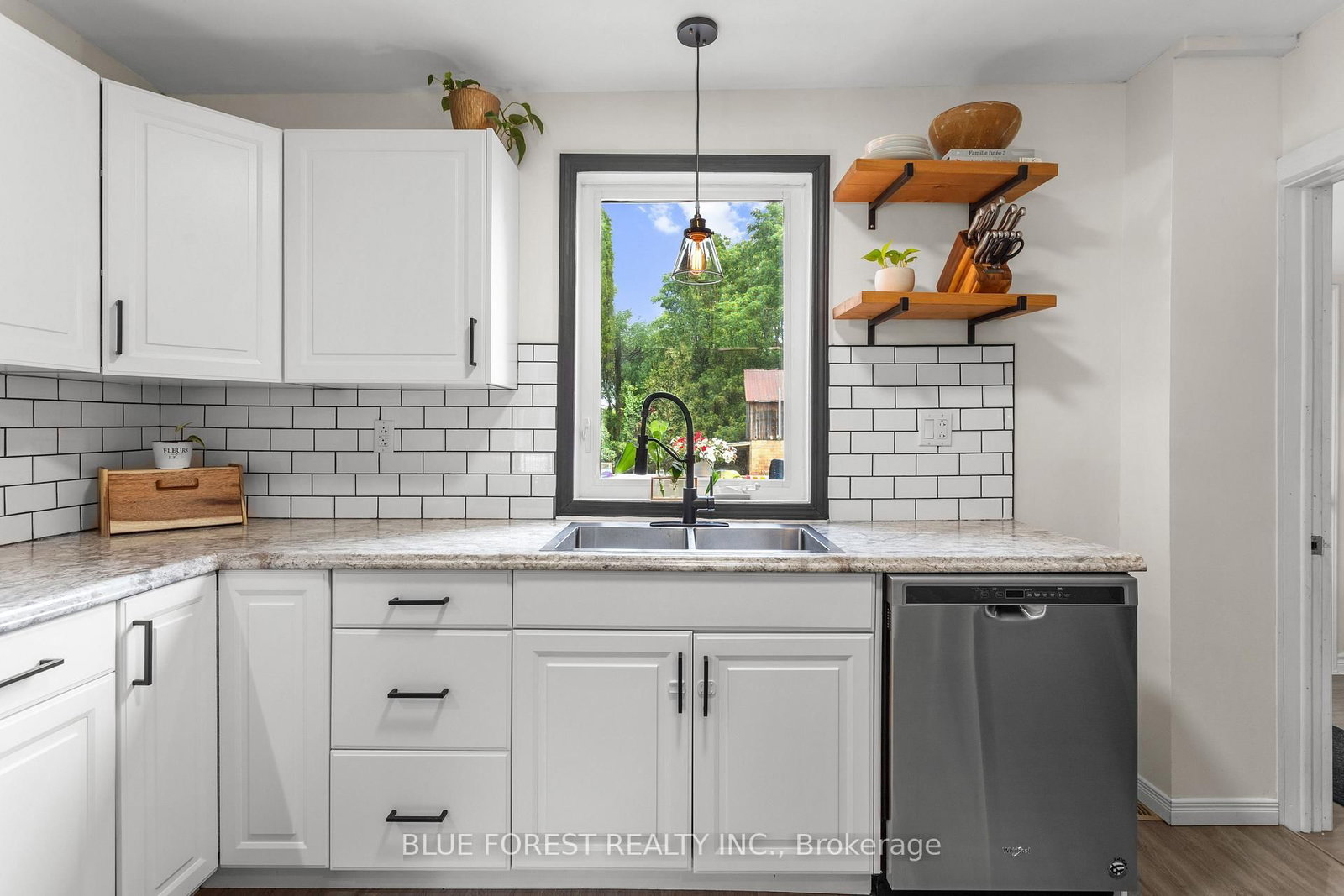 9 Union Street E • Lambton Shores, ON photo 10