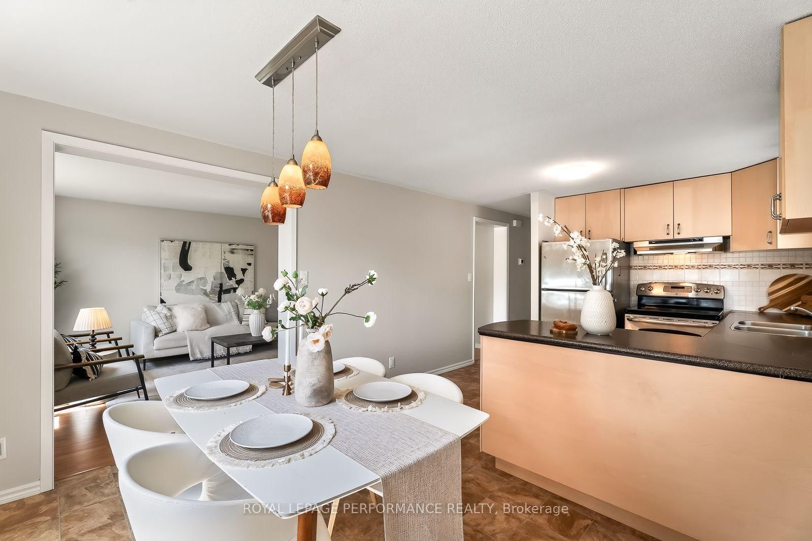 2179 Erinbrook Crescent • Ottawa, ON photo 14
