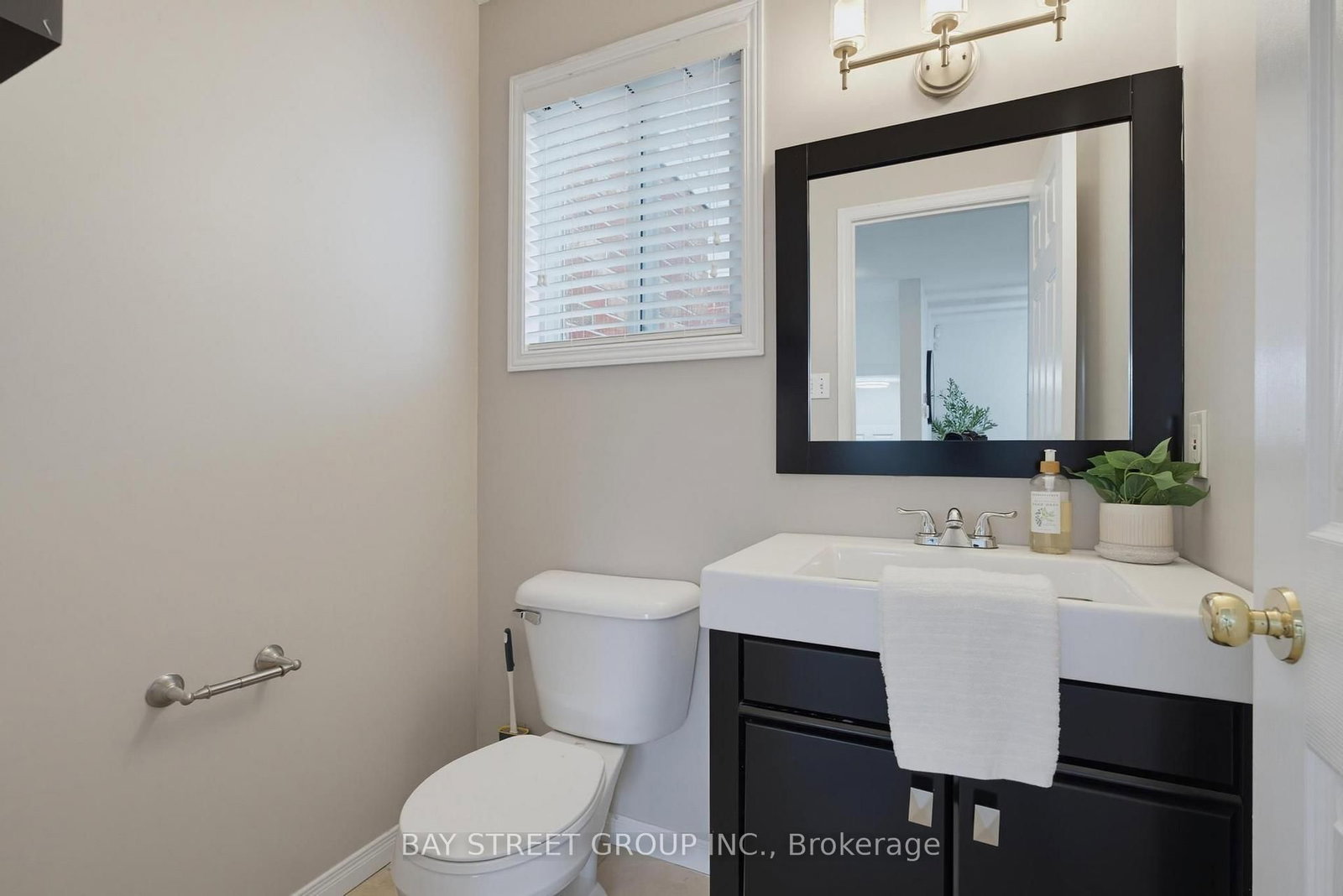 1898 BLACKWATER Road • London North, ON photo 15