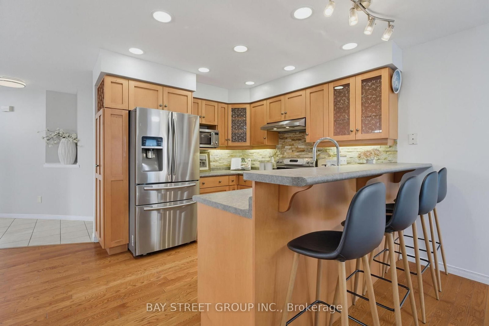 1898 BLACKWATER Road • London North, ON photo 8