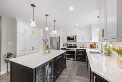 58 Dissing Crescent • London North, ON photo 8