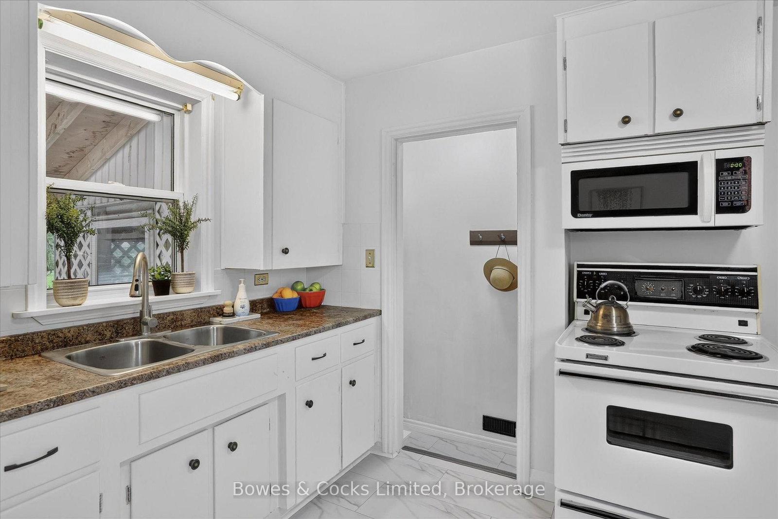 1193 Clonsilla Avenue • Peterborough, ON photo 15