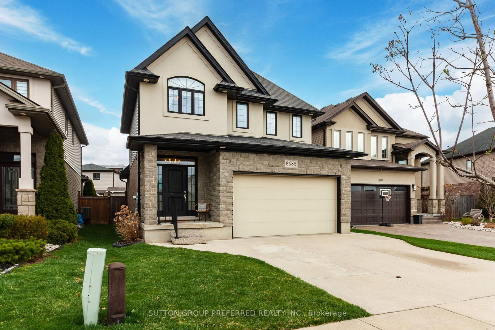 6685 Navin Crescent • London South, ON photo 3
