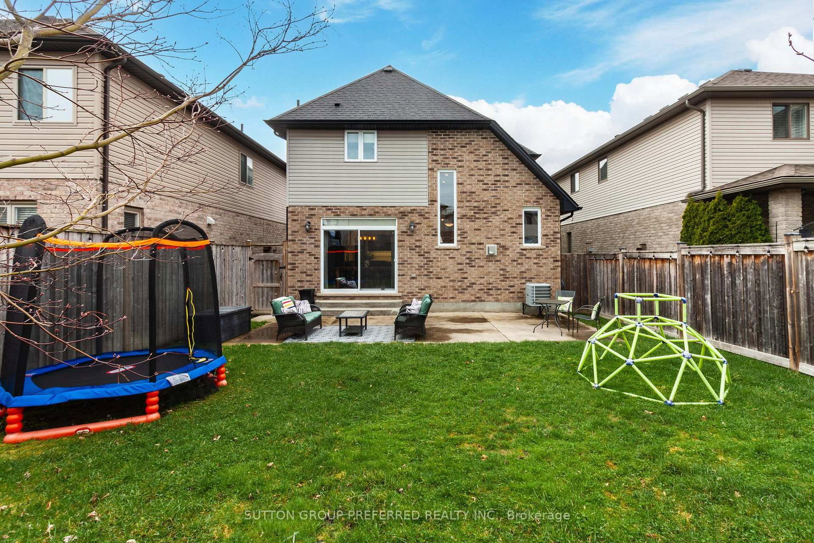 6685 Navin Crescent • London South, ON photo 4