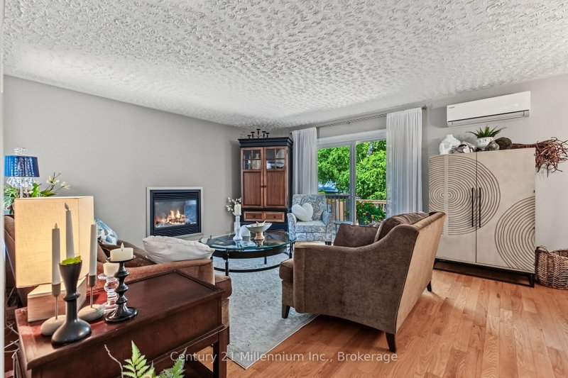 36 Huron St N photo 5