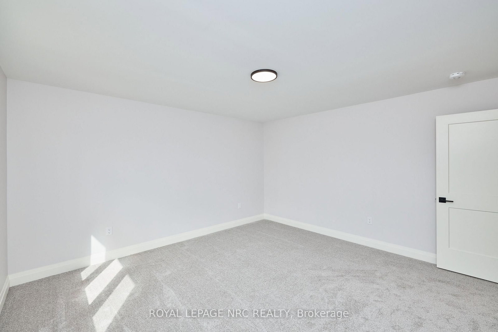 196 Hodgkins Avenue • Thorold, ON photo 15
