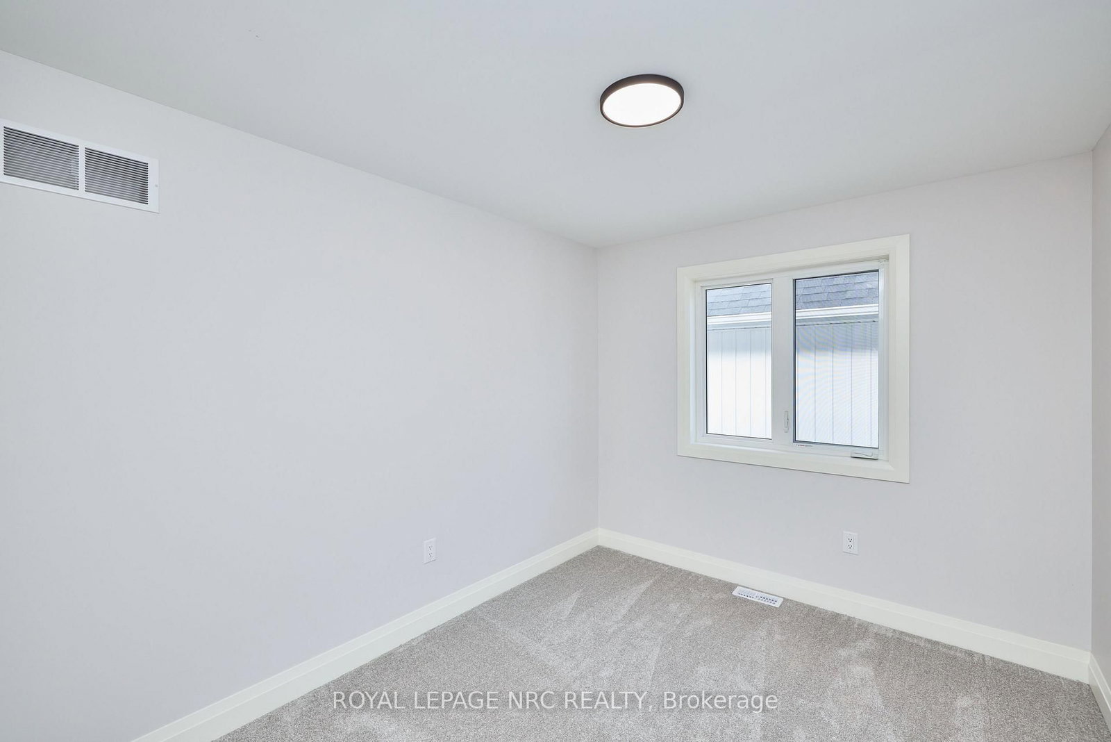 196 Hodgkins Avenue • Thorold, ON photo 28