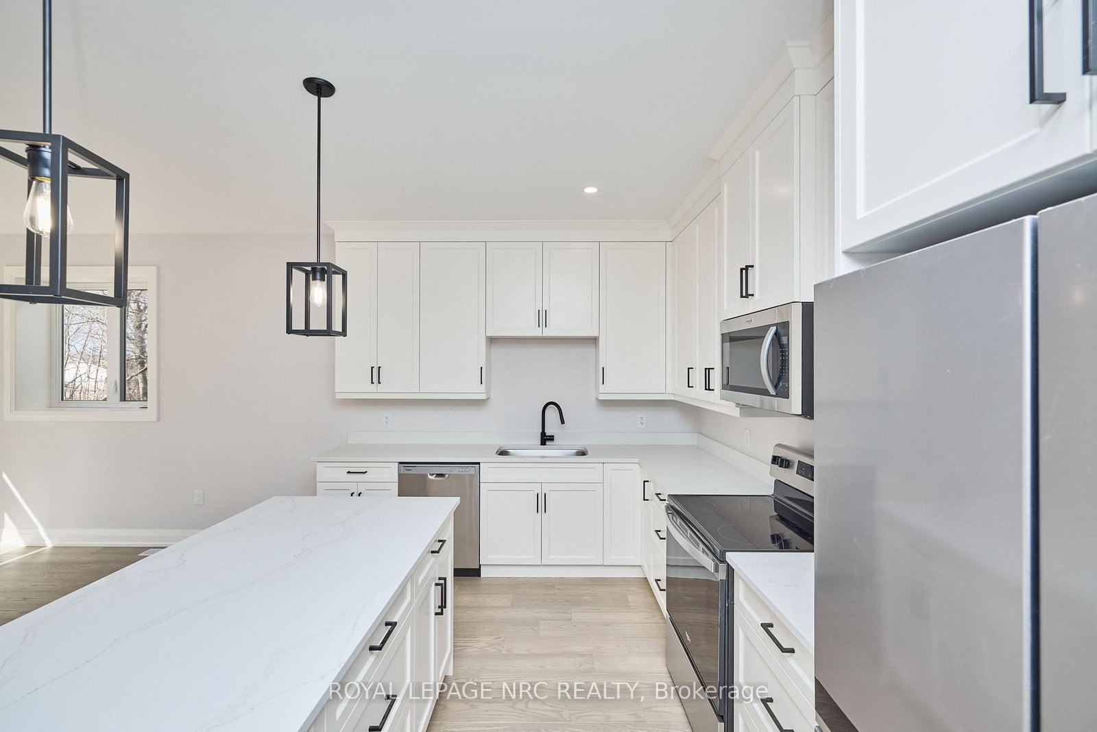 196 Hodgkins Avenue • Thorold, ON photo 3