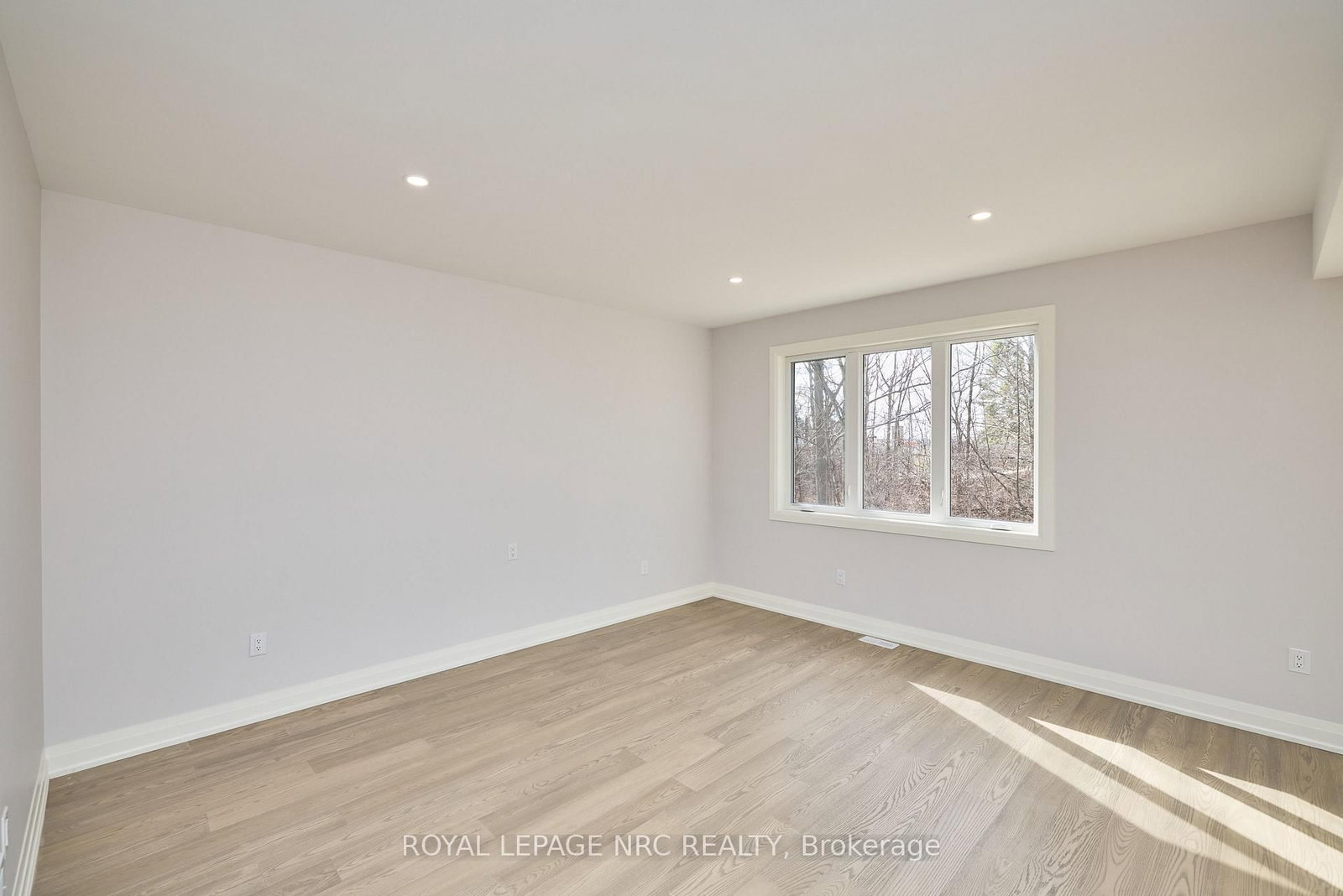 196 Hodgkins Avenue • Thorold, ON photo 5