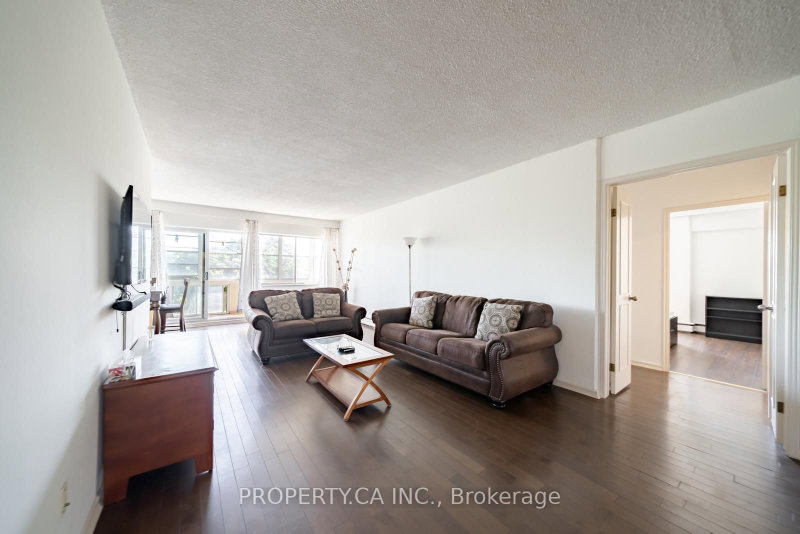 404 - 45 Westmount Road N