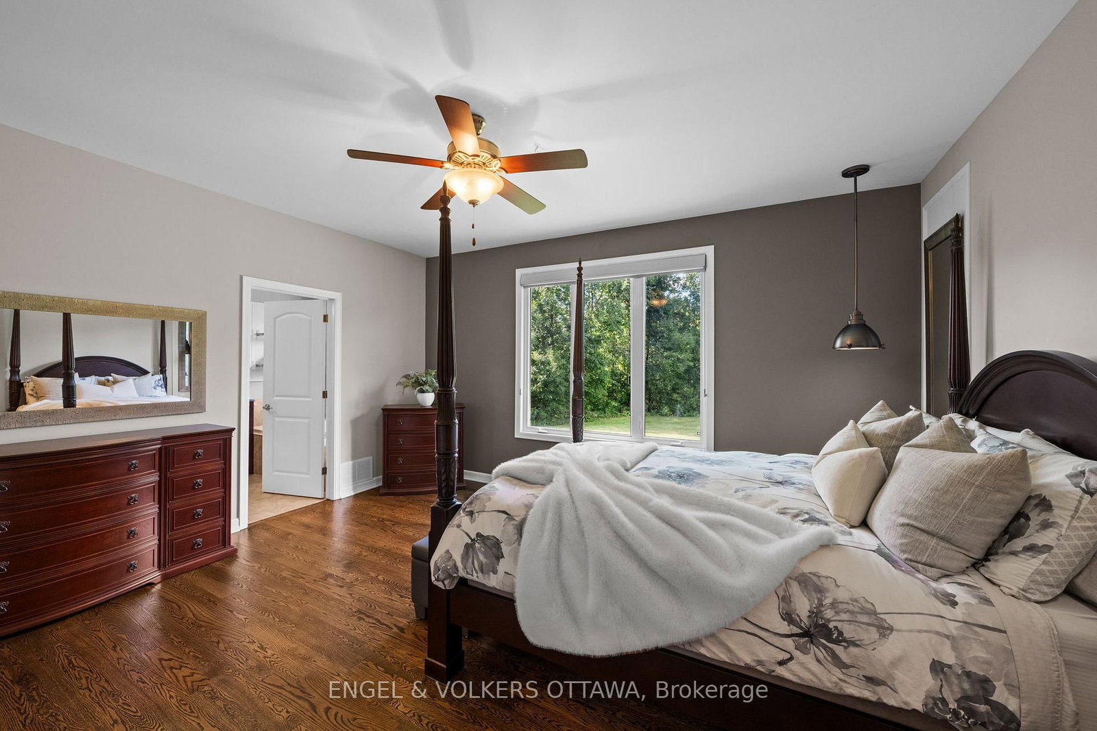 557 Tullamore Street • Ottawa, ON photo 21
