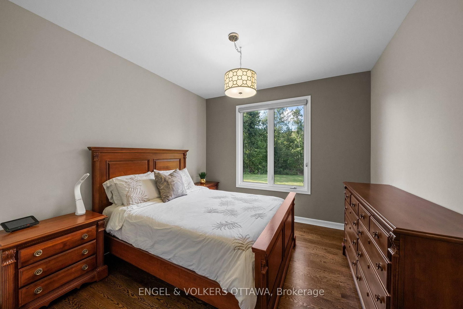 557 Tullamore Street • Ottawa, ON photo 28
